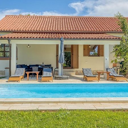 Villa Agatta With Private Pool Smoljanci エクステリア 写真