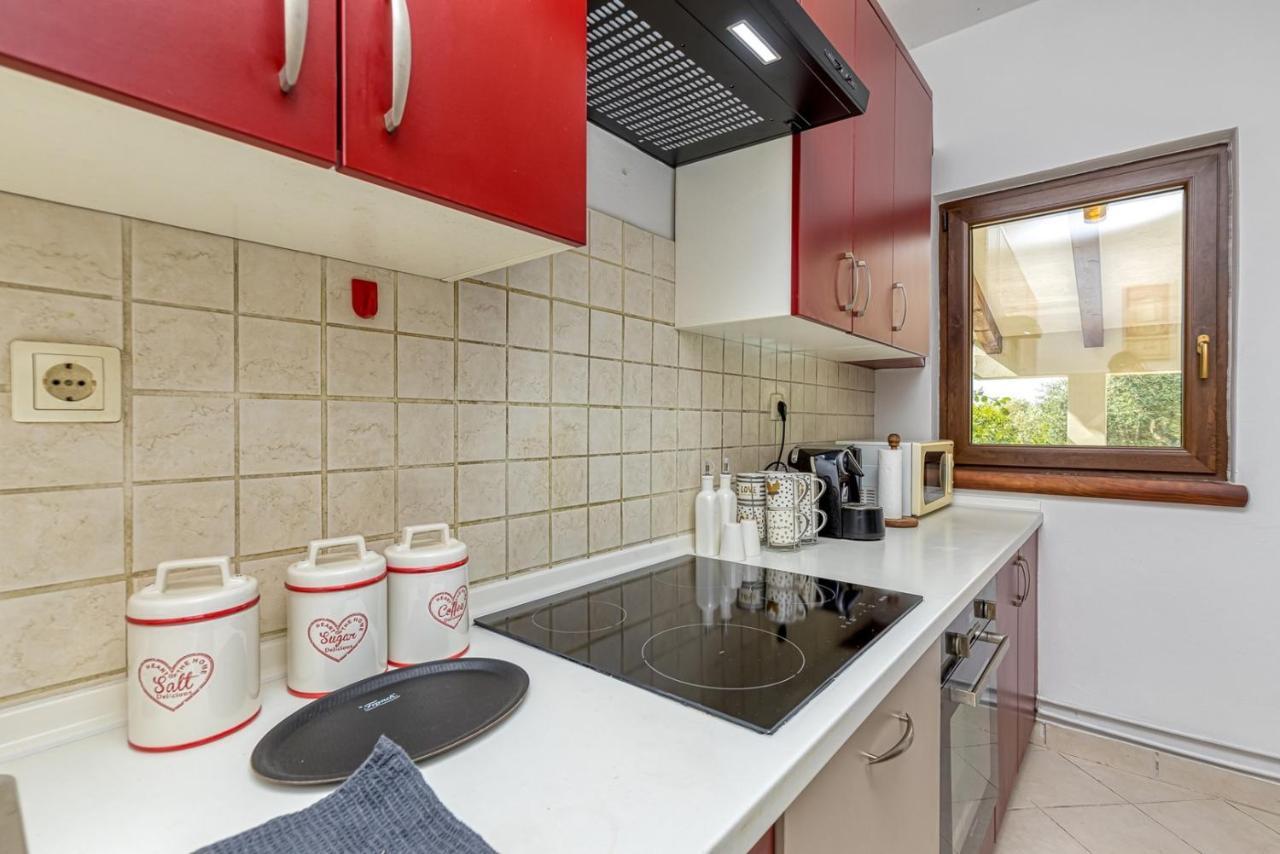 Villa Agatta With Private Pool Smoljanci エクステリア 写真