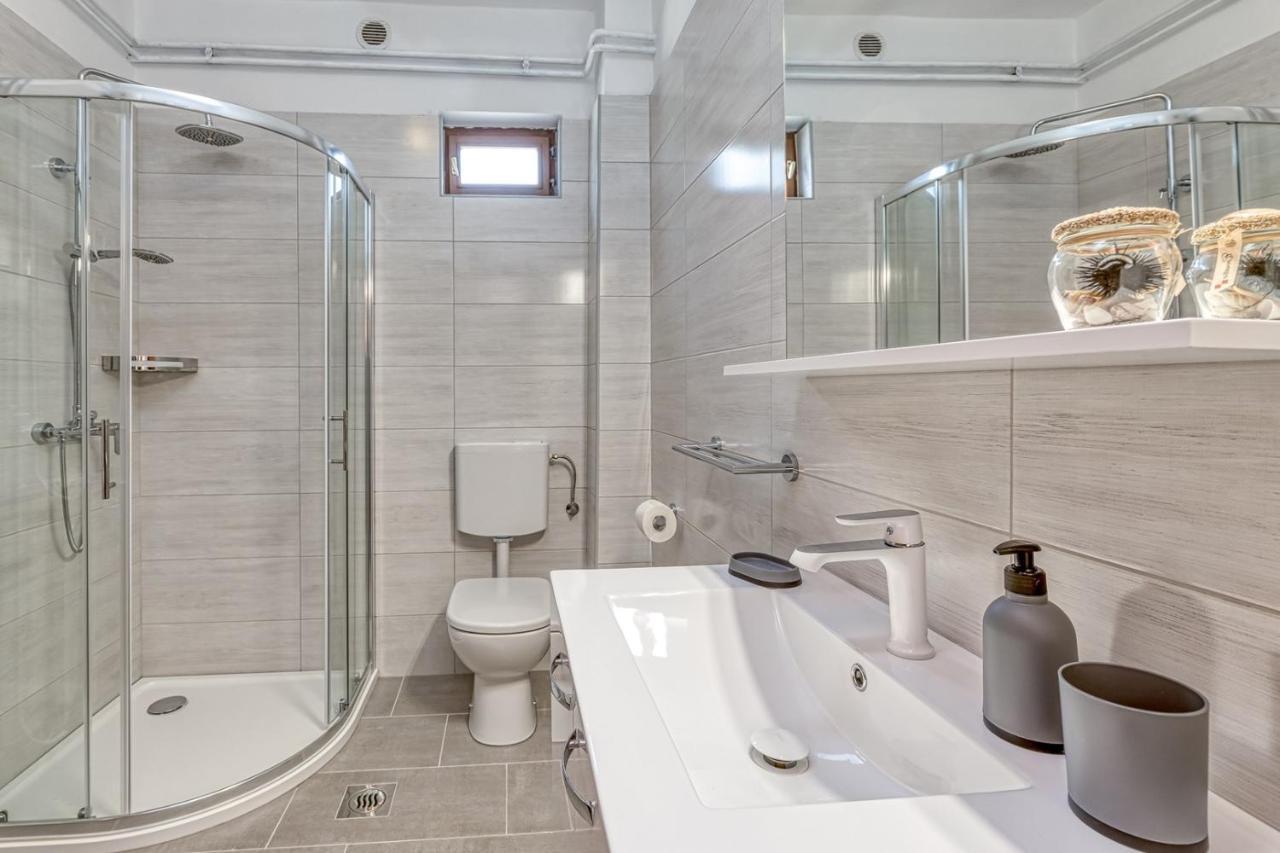 Villa Agatta With Private Pool Smoljanci エクステリア 写真