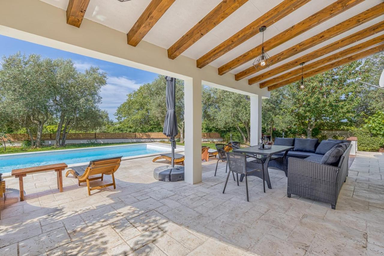Villa Agatta With Private Pool Smoljanci エクステリア 写真