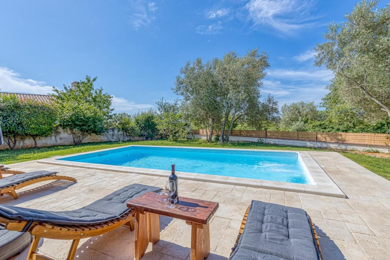 Villa Agatta With Private Pool Smoljanci エクステリア 写真