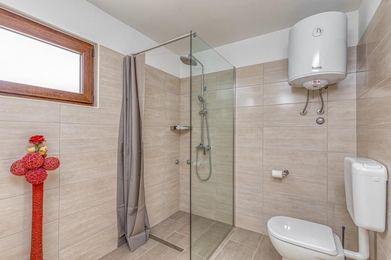 Villa Agatta With Private Pool Smoljanci エクステリア 写真